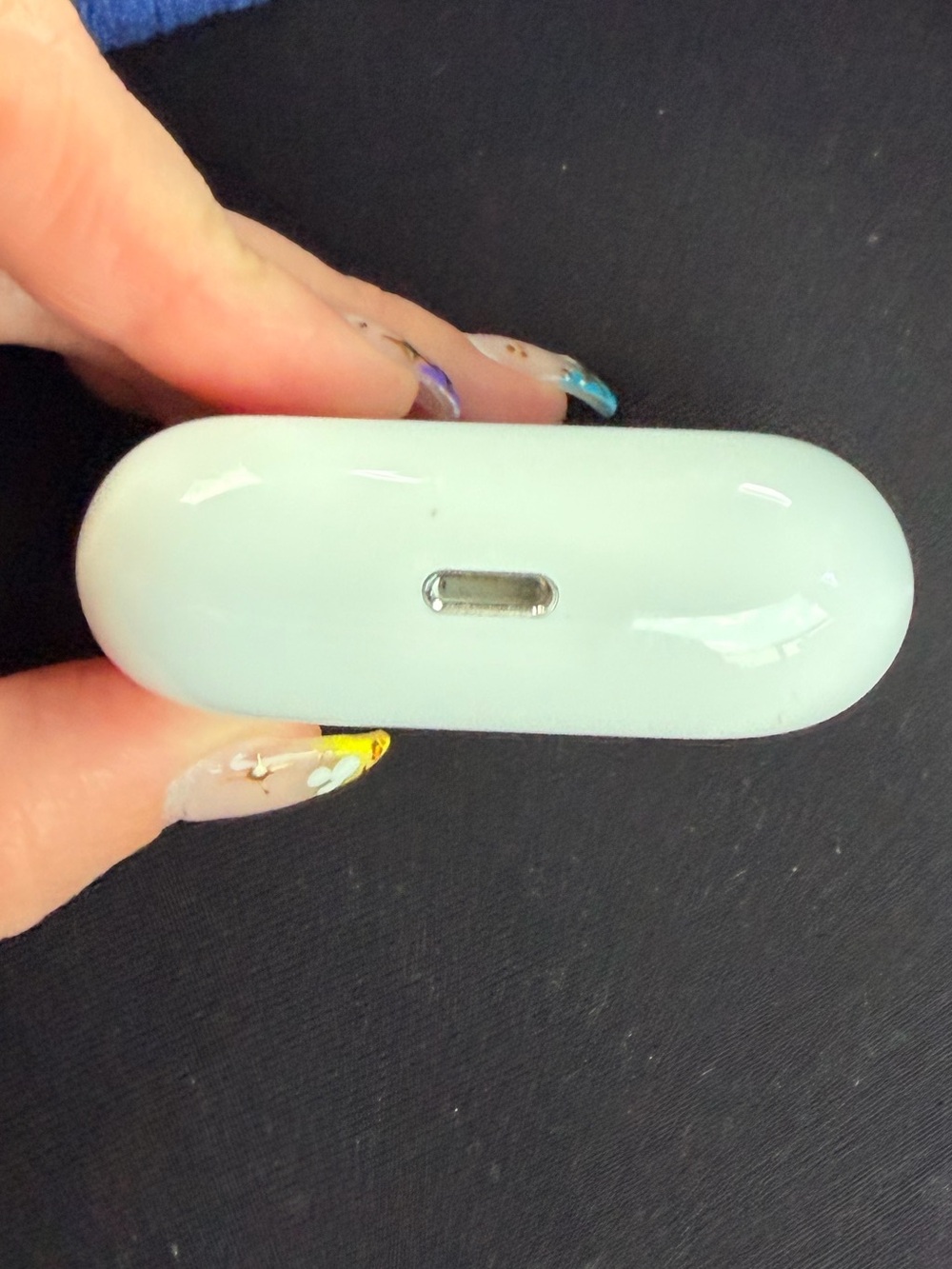 Apple AirPods Pro 1st Gen - Picture 5 of 8